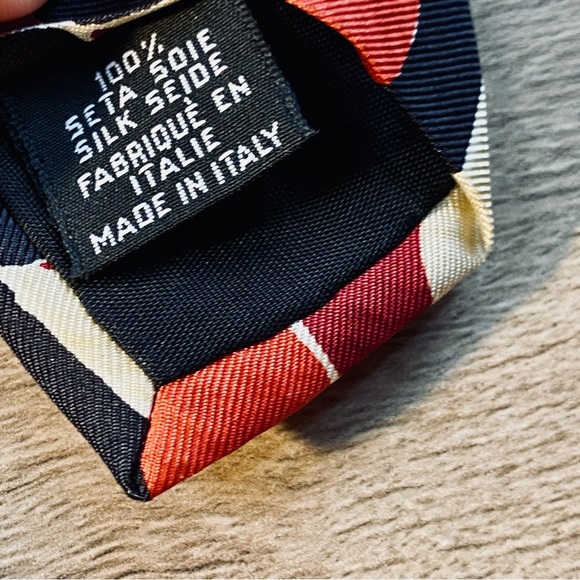 Hugo Boss 100% Silk Necktie Red/Blue/Black/Cream Geometric Design - Picture 4 of 6